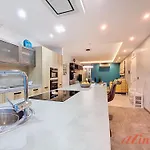 Seafront Mellieha With Stunning Sea Views 公寓