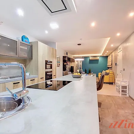 Seafront Mellieha With Stunning Sea Views Lejlighed